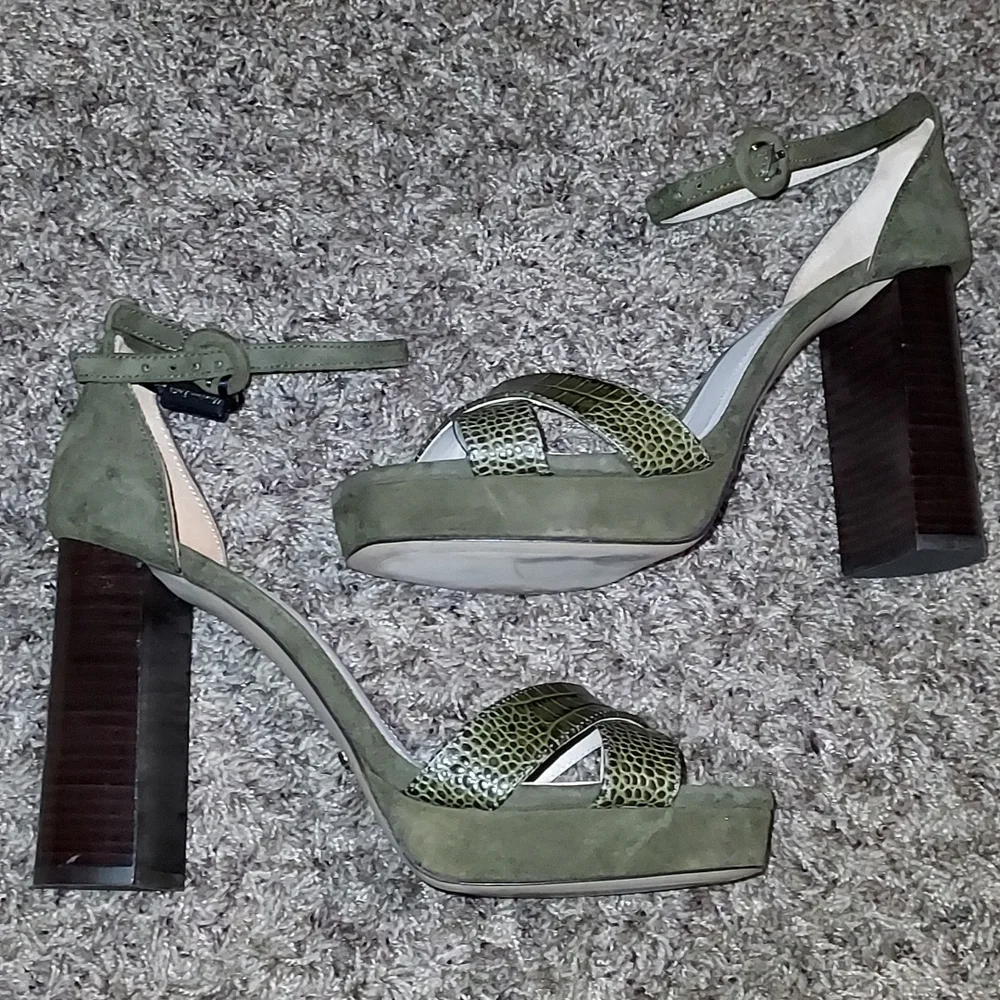 MASSIMO DUTTI NWT OLIVE LEATHER STRAPPY PLATFORMS PUMPS